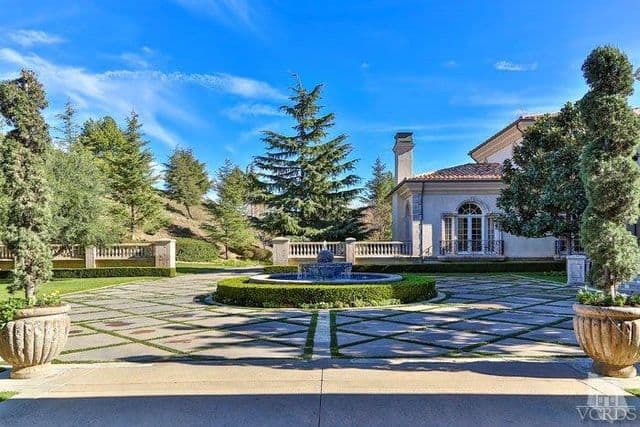 Britney pagó despreocupadamente los 7.4 millones de dólares que costó la preciosa villa italiana.