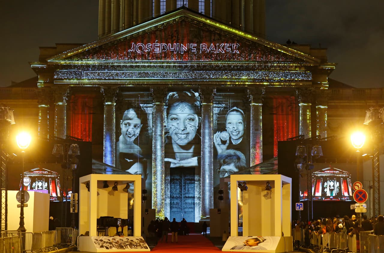 <b>La primera mujer negra en el Panteón de Francia |</b> A fines del 2021, la estadounidense Josephine Baker se convirtió en la primera mujer negra en el Panteón en el que Francia rinde honor a quienes considera héroes. 
<br>
<br>Fue conmemorada 46 años después de haber fallecido en París y tras haber obtenido la nacionalidad francesa por su matrimonio con Jean Lion. La historia de Baker fue de la segregación racial en St. Louis, Missouri, al estrellato como bailarina en la década de 1920 en Francia y la lucha por la equidad y los derechos civiles.