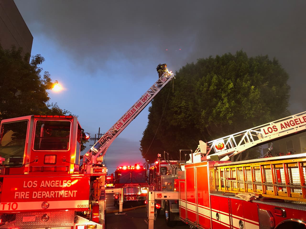 Varias máquinas atendieron la emergencia.