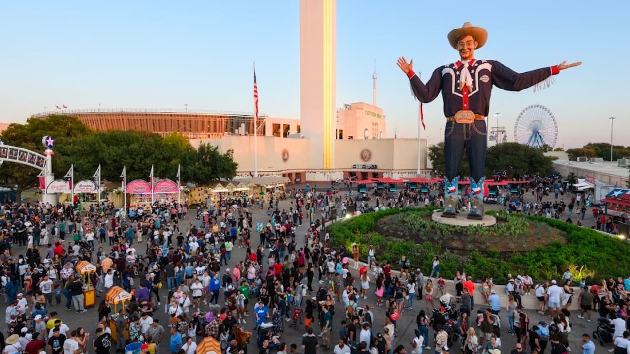 <b>Más de 90 famosos chefs de Texas se reunirán en la Feria Estatal</b> para preparar sus platos más exquisitos, además de brindar consejos de cocina y responder a las preguntas del público. Además,
<b>podrás probar sus mejores platos de forma gratuita</b>. Habrá cuatro chefs invitados cada día durante todo el evento.