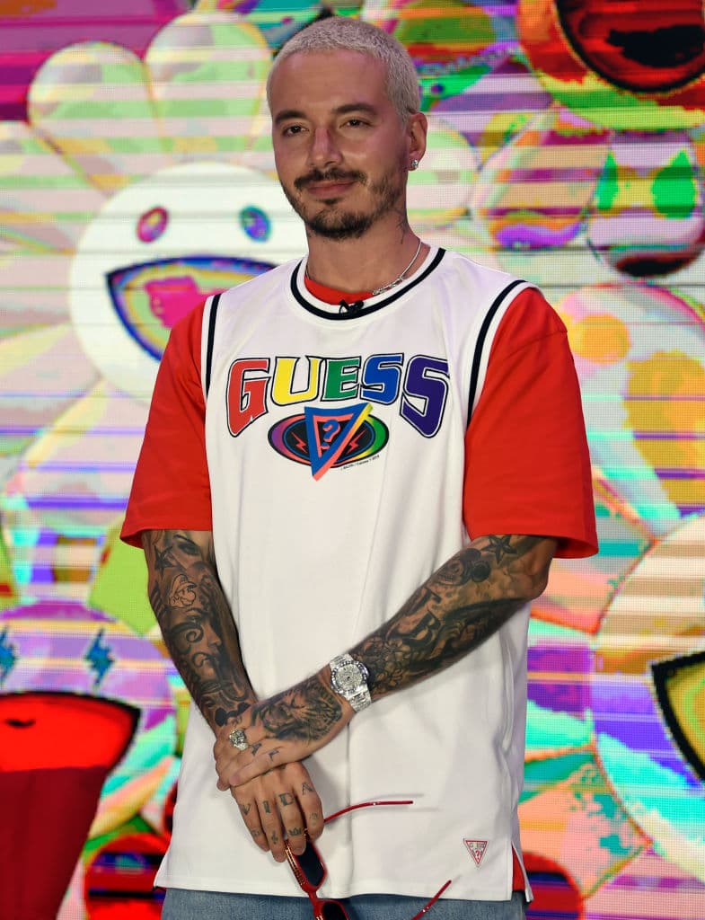 El cantante colombiano gana alrededor de 500 mil dólares por hora y media de presentación.