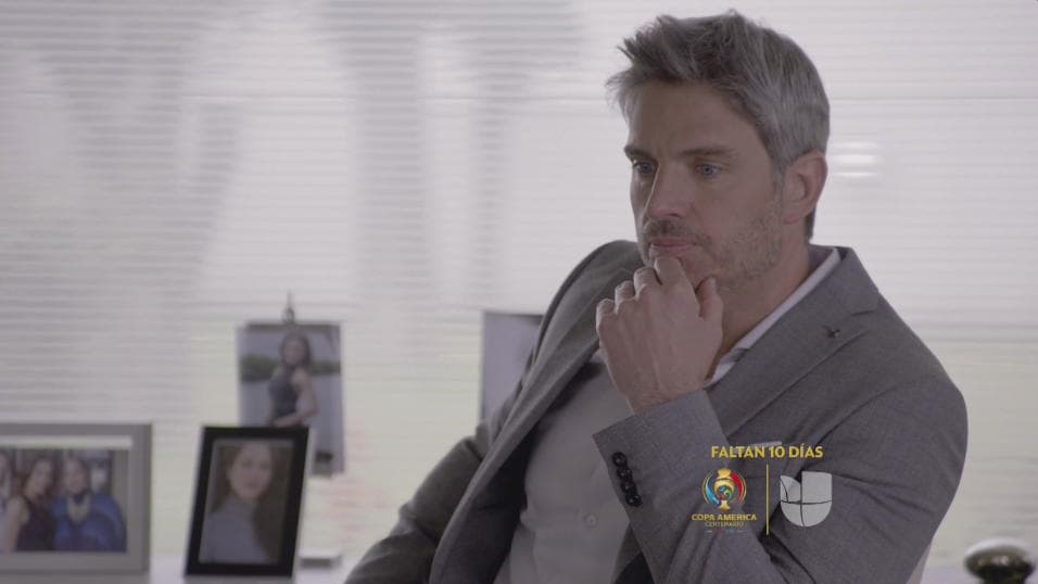 Este bombón es un rompecorazones en la telenovela.