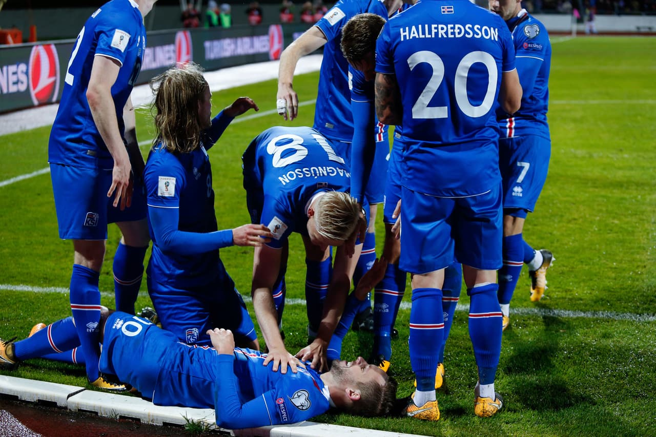 Gylfi Þór Sigurðsson y Johann Berg Guðmundsson fueron los encargados de los goles en este partido, con el que Islandia se quedó con el primer lugar del Grupo I en las eliminatorias de la UEFA.