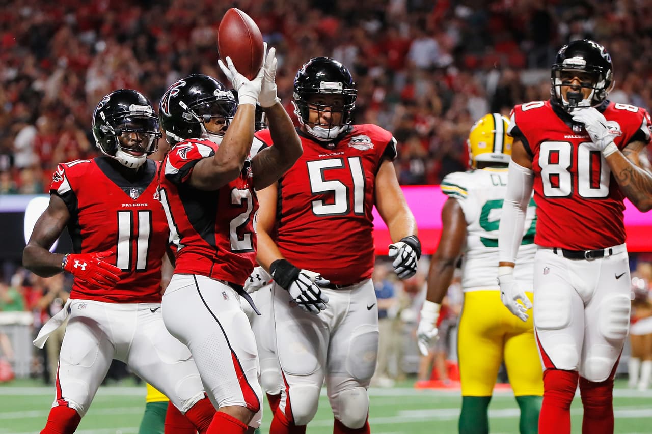 Los Falcons entraron con la sexta mejor marca de la Nacional y buscarán vencer a los Rams.