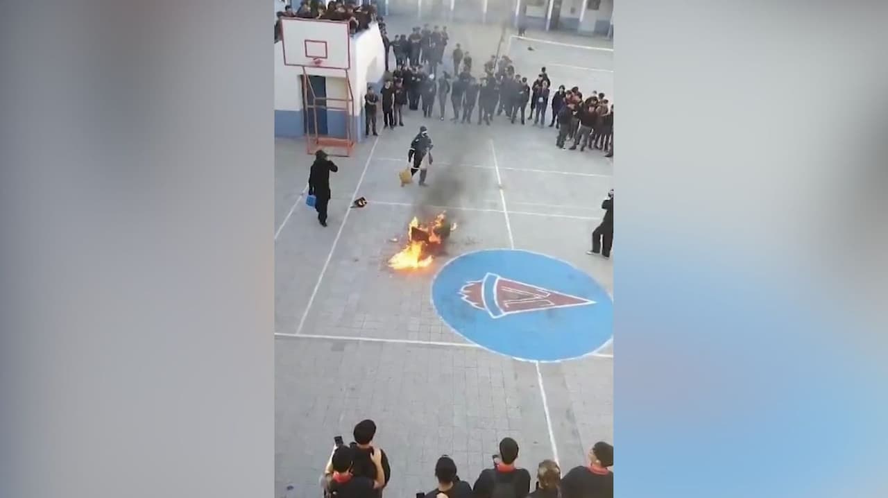 Bombas y fogatas: El aterrador momento que vivieron estudiantes en una escuela en Chile