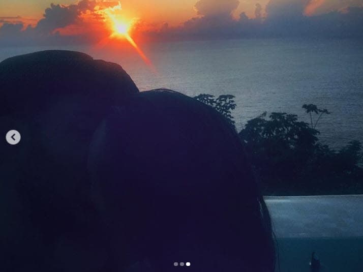 “Es algo hermoso es una bendición muy grande, pero no lo planeábamos en este momento, en medio de una pandemia", dijo la cantante en entrevista para el programa 
<b><a href="https://www.univision.com/shows/hoy/dulce-maria-revela-que-su-embarazo-no-fue-planeado-y-que-llego-a-confundirlo-con-una-enfermedad-video" target="_blank">Hoy</a></b>.