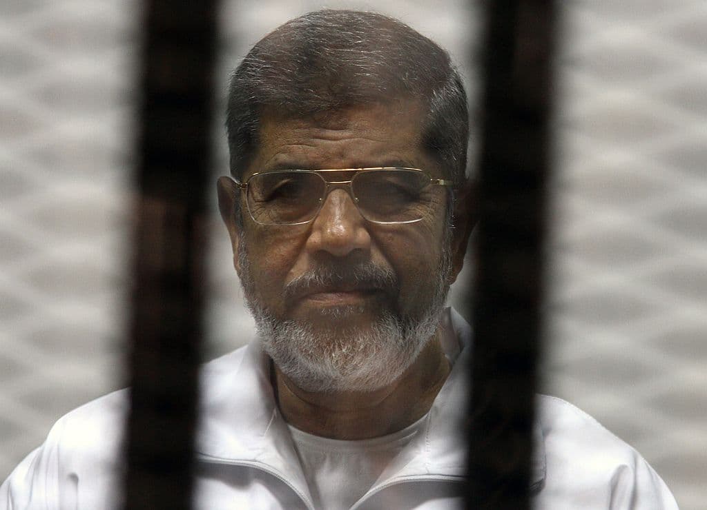 Tribunal condena a cadena perpetua al expresidente egipcio Mohamed Mursi