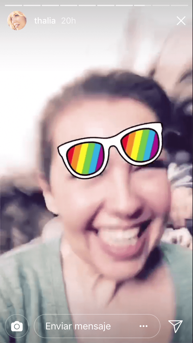 Se subió a los juegos mecánicos y, entre risas y gritos, la cantante se grabó en los momentos más emocionantes.