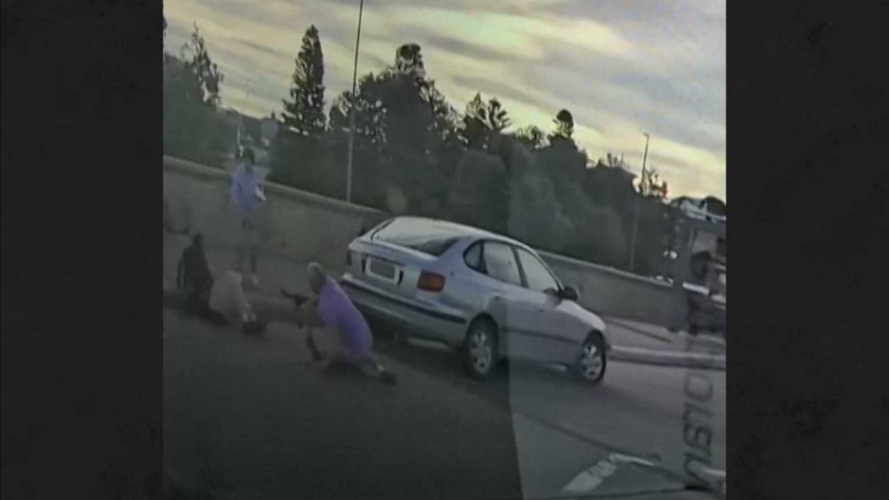 El momento en el que una pareja intentó detener al tirador de Bondi Beach antes de ser asesinados