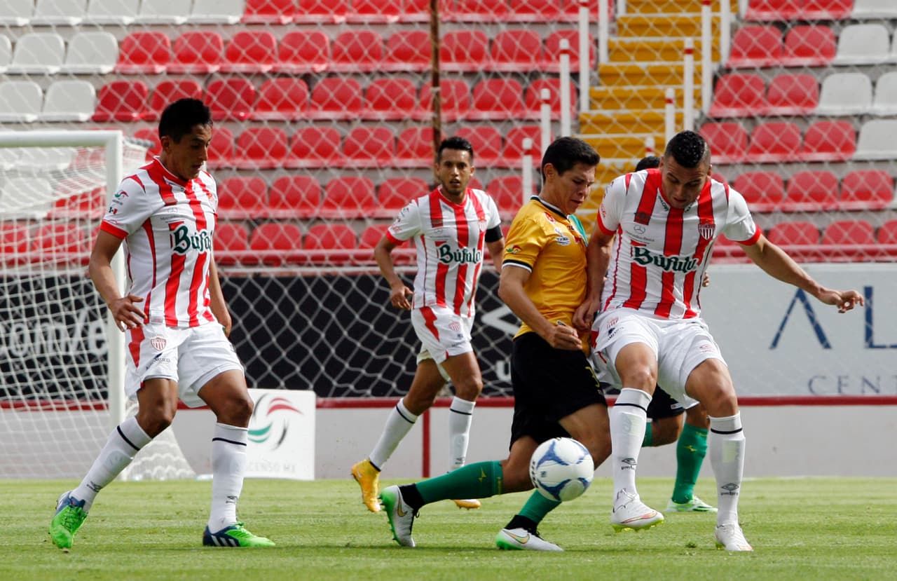 Necaxa suspende de manera indefinida a Gorocito y Molina