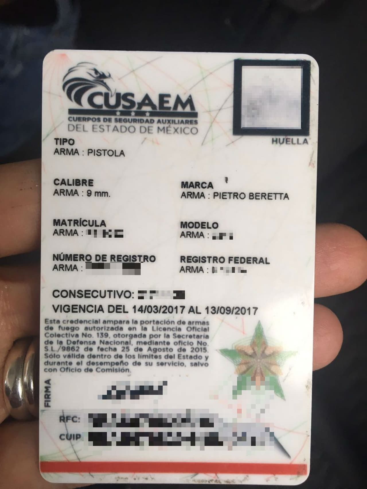 Los guardias de Cusaem tienen armas gracias a una licencia oficial de portación que le pertenece al gobierno del Estado de México. El Ejército mexicano descartó haber entregado un salvoconducto a estos guardias o a la Comisión Estatal de Seguridad para que el armamento se use fuera esa entidad.