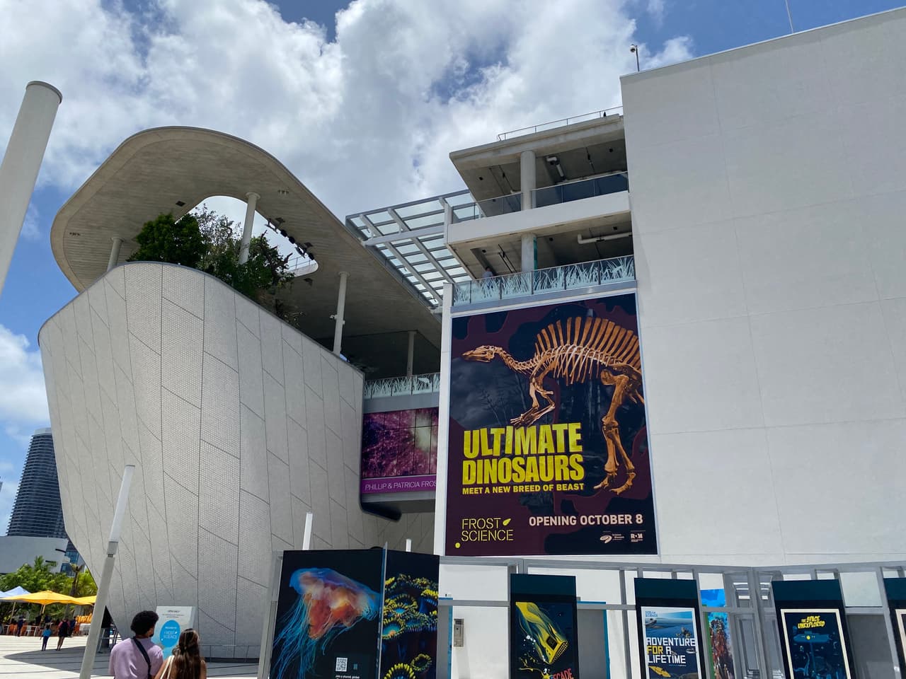 El museo de ciencia Phillip and Patricia Frost, ubicado en el 
<b>1101 Biscayne Blvd, Miami,</b> es otro de los lugares que no se pueden perder los visitantes y queda muy cerca del FTX arena y el Bayside Marketplace. Aparte de exhibiciones, se puede disfrutar del recorrido por un acuario y de un planetario.