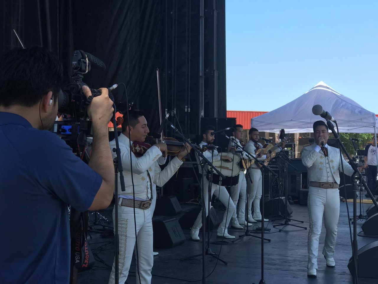 Los mariachis no pudieron faltar en la celebración.