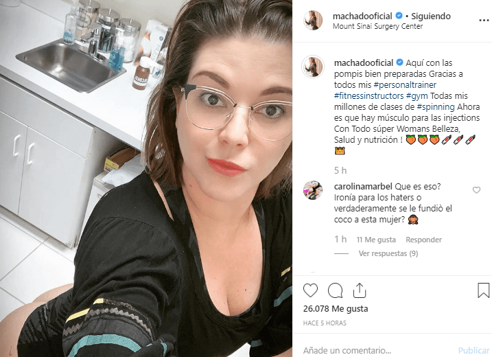 Tras dar esta noticia, la actriz y cantante venezolana publicó este miércoles una imagen en Instagram desde una clínica, donde se le aprecia con el trasero descubierto.