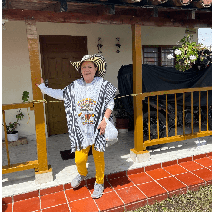 Nury Chaverra felicita a su madre “una mujer muy trabajadora, trabajó desde los 12 años para darle estudio a sus hermanos y a mi y a mi hermano después”.