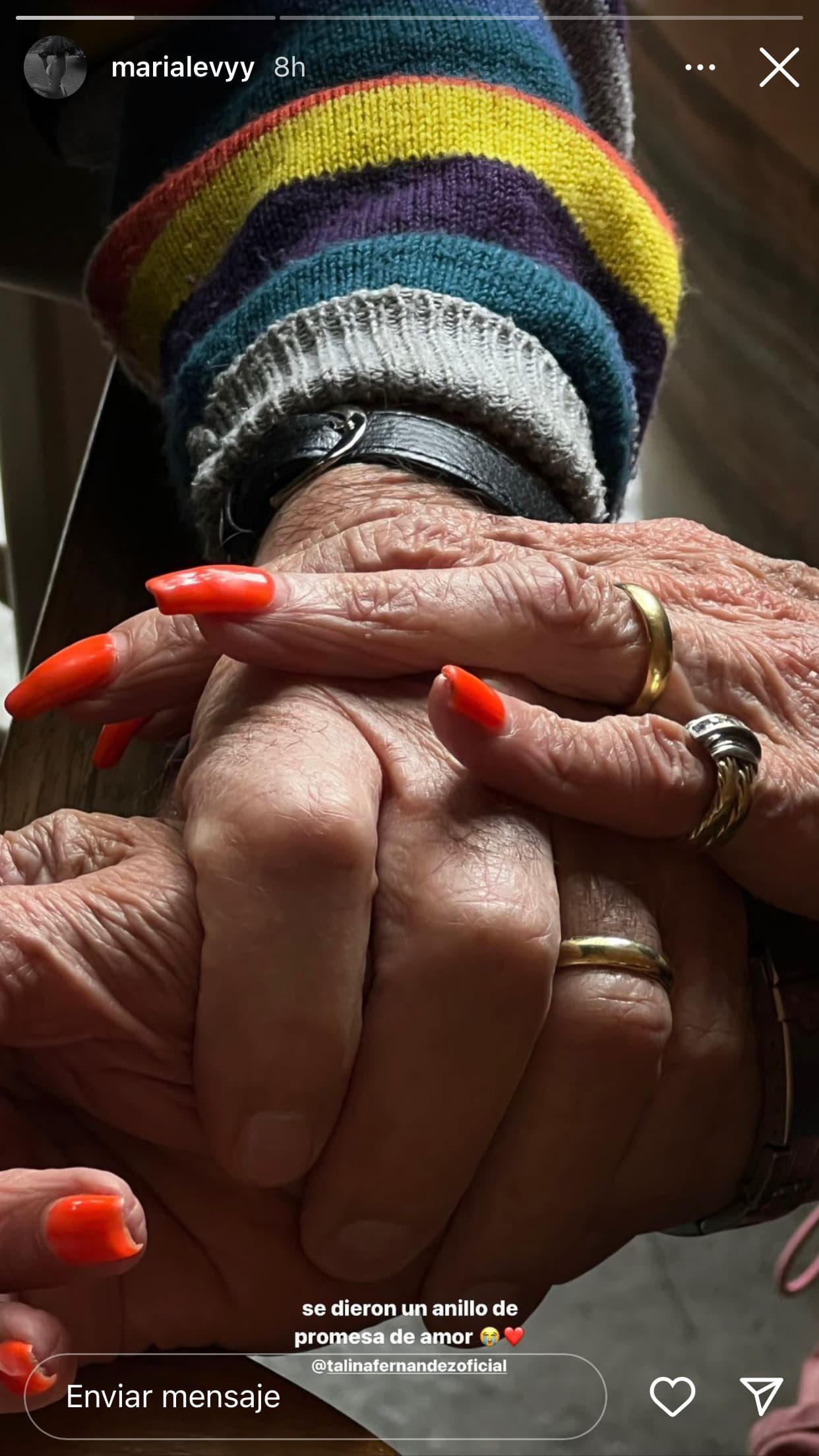 Dijo que juntos se llevan "muy bien": "Comemos, bebemos café... ¡y pues la maroma! No tenemos que estar esperando".
<br>