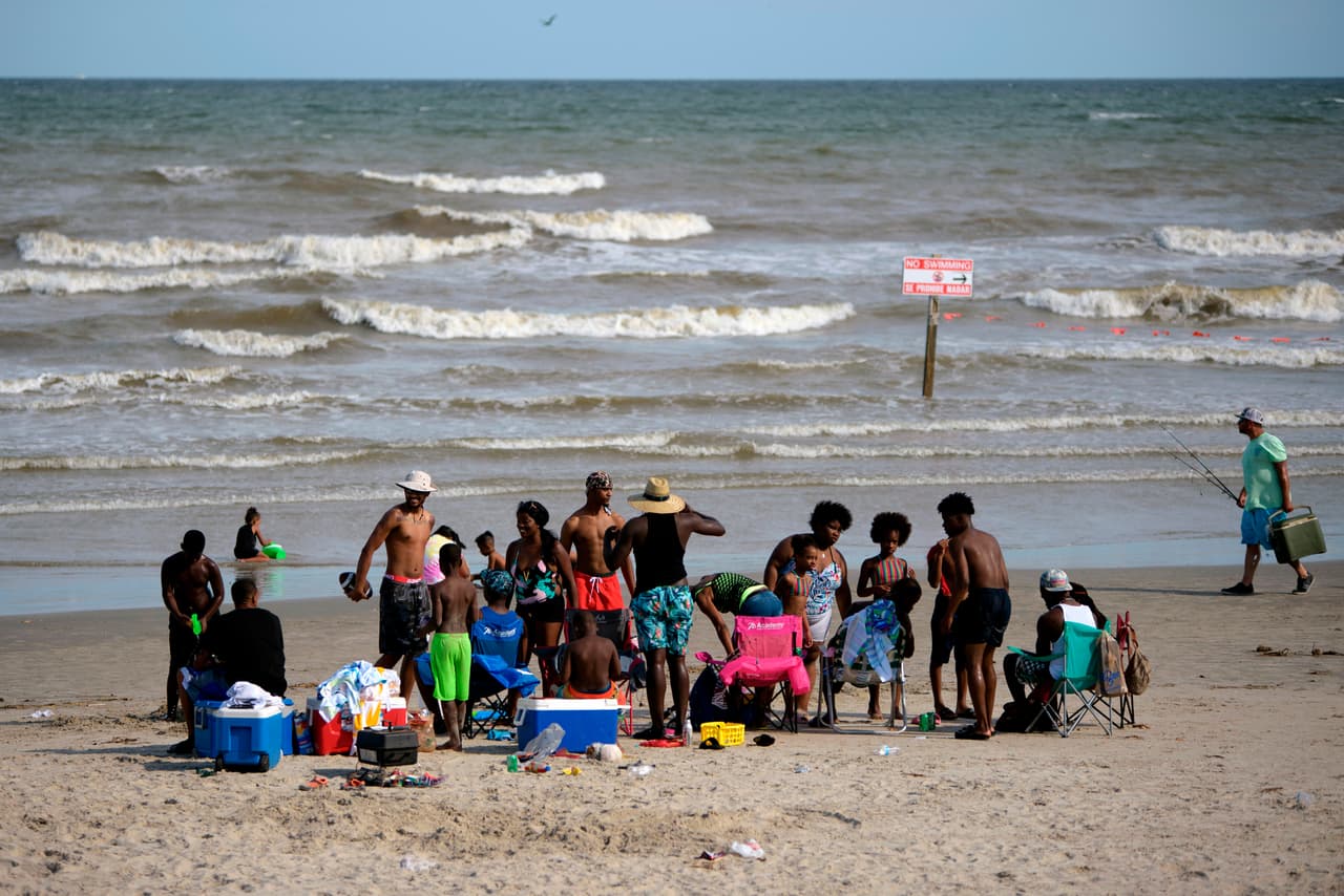 Corpus Christi's J.P. Luby Park. Los amantes de la playa aquí pueden surfear y hacer snorkel.