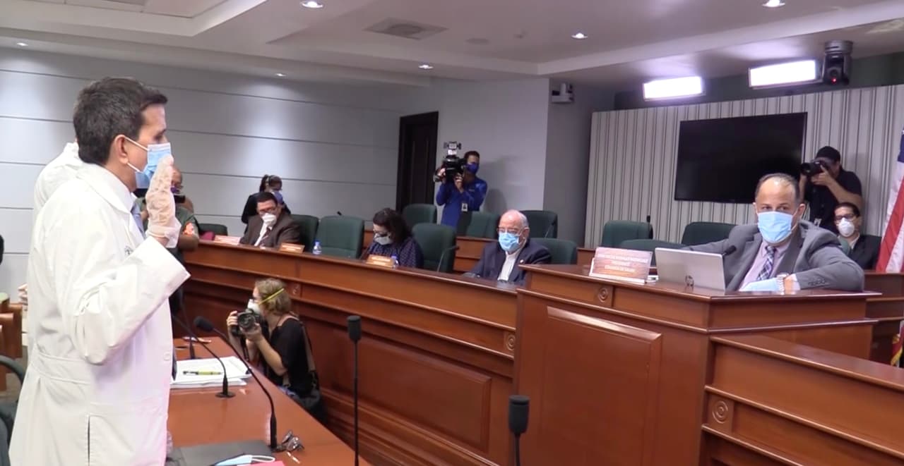 Doctor Juan Salgado no comparece a vistas de la Comisión de Salud