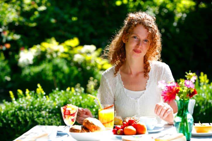 La perseverancia es la palabra clave para que puedas lograr tus objetivos laborales. No es fácil luchar contra la resistencia pasiva de muchas personas, pero si mantienes la confianza en ti mismo y crees en tus capacidades ciertamente lo lograrás. En este mes de la Rata se acentúa tu compatibilidad amorosa con el Mono
