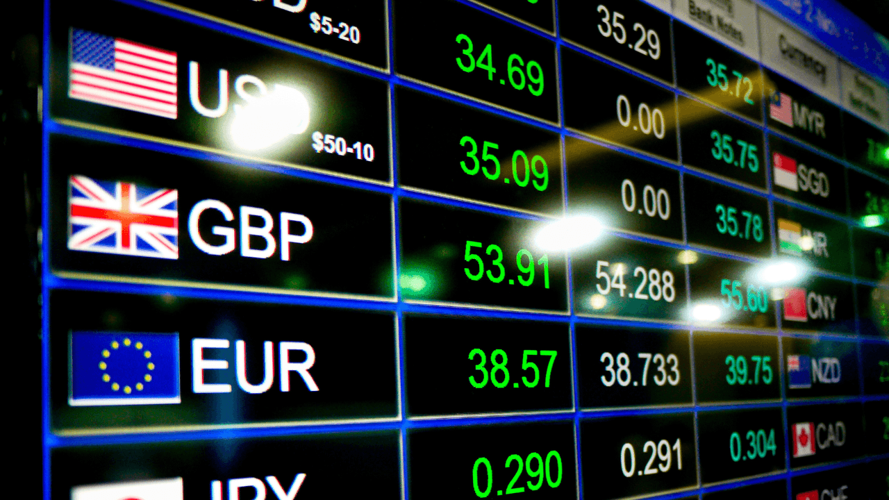 <h2 class="cms-H2-H2"><b>¿La orden es para todo Estados Unidos?</b></h2>
<br>No.
<b>La orden solamente aplica para algunos condados y códigos postales de las fronteras de Texas y California.</b> Estos son los afectados.
<br>
<br>· Cameron County, Texas: 78520, 78521
<br>· El Paso County, Texas: 79901, 79902, 79903, 79905, 79907, 79935
<br>· Hidalgo County, Texas: 78503, 78557, 78572, 78577, 78596
<br>· Maverick County, Texas: 78852
<br>· Webb County, Texas: 78040, 78041, 78043, 78045, 78046
<br>· Imperial County, California: 92231, 92249, 92281, 92283
<br>· San Diego County, California: 91910, 92101, 92113, 92117, 92126, 92154, 92173