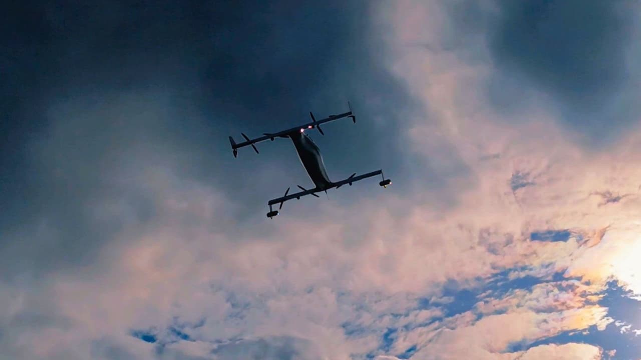 <h3 class="cms-H3-H3">Qué sigue </h3>The Soar Tour continuará su trayecto 
<b>hacia otras ciudades del país antes de cerrar el año.</b> 
<br>
<b>En Dallas, la escala dejó una impresión clara:</b> aunque el BlackFly no es un auto y su uso es específico, su presencia despertó curiosidad y abrió espacio para discutir cómo podrían integrarse estos vehículos en el paisaje aéreo de Estados Unidos en los próximos años.