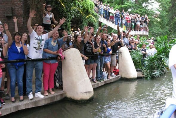 Photos: Spurs Championship Parade 2014 Barges