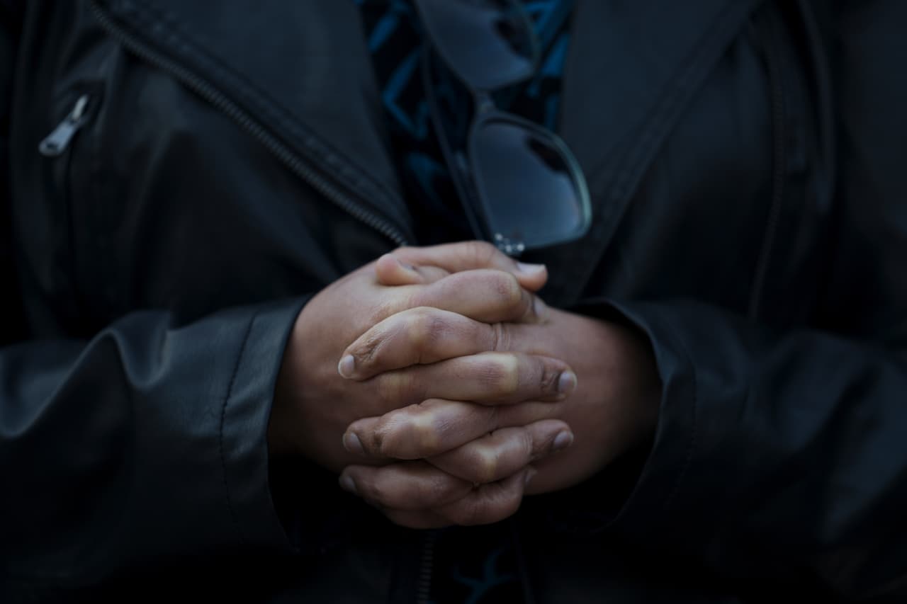 Los heridos fueron trasladados a hospitales y sus estados varían entre estables y críticos. Hacia la noche del domingo siete de ellos aún permanecían hospitalizados. Los 10 fallecidos murieron en el lugar y aunque no han sido identificados, son cinco hombres y cinco mujeres con edades de entre 50 y 60 años.