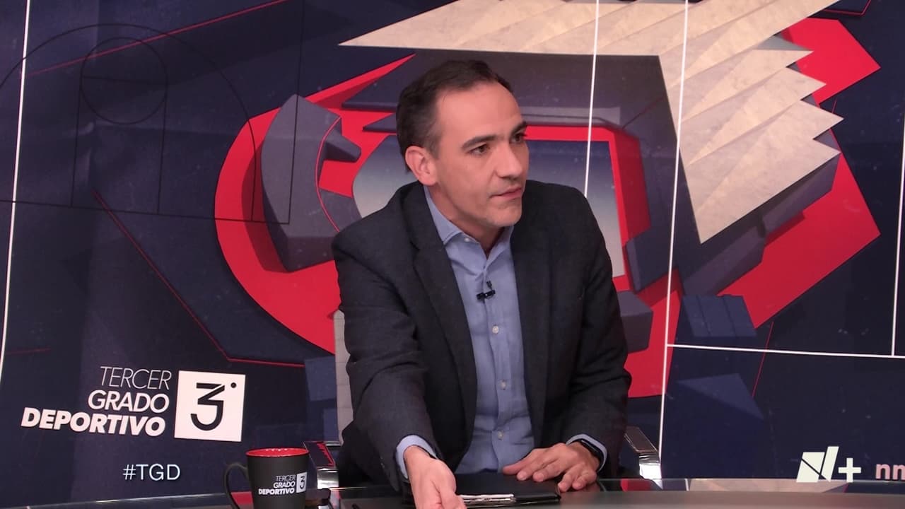 Jesús Angulo hizo polémica seña al árbitro tras expulsión de Nahuel Guzmán