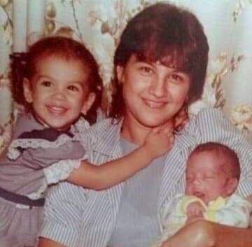 Para Caro, su madre Adriana Ayala, fue el primer amor de su vida, la llevó en su vientre y le ha dado todo. ¡Su amor por ella es infinito!