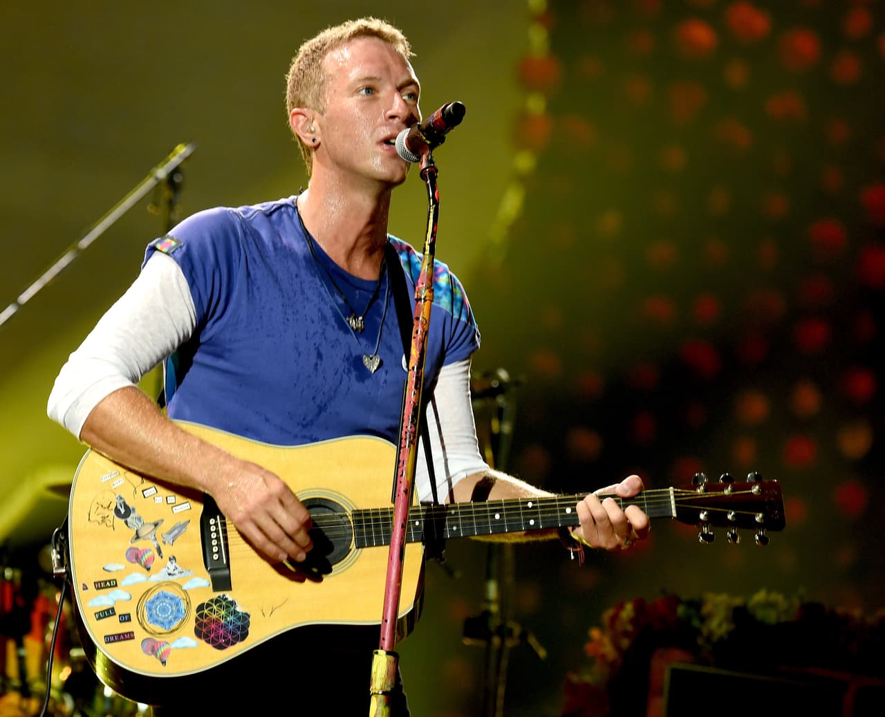 Asimismo, agradecieron a Chris Martin, y a su banda Coldplay, por permitirles usar el hit ‘Clocks’ para musicalizar el video.