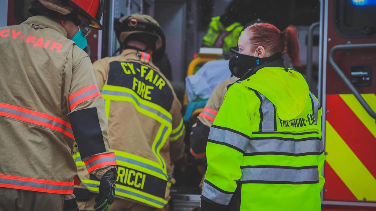 Durante el incidente dos adultos resulltaron heridos también.