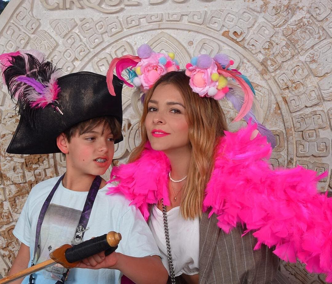 Al ser cuestionada en torno a si su hijo Santino ha mostrado celos por la llegada del pequeño Rocco, Gretell comentó: "La verdad es que no. Está contento y emocionado, ahorita, no sabemos después. Pero ahorita, la verdad es que está muy contento y emocionado", destacó.