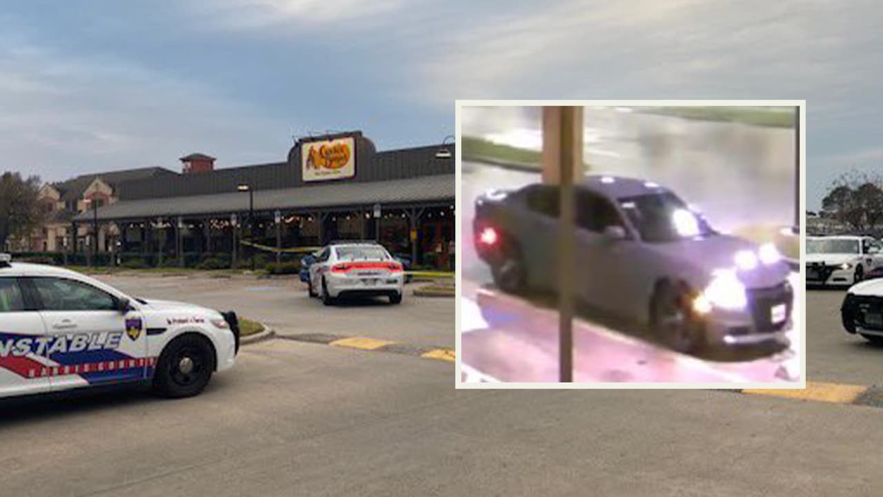 El 
<b><a href="https://www.univision.com/temas/sospechosos">sospechoso</a></b> llegó a establecimiento el sábado por la mañana e intentó 
<b><a href="https://www.univision.com/temas/asaltos-y-robos">robar</a></b> el bolso de la mujer, le disparó en el pecho, indica el 
<b><a href="https://twitter.com/Pct4Constable/status/1482403803177619457" target="_blank">comunicado de la policía. </a></b>