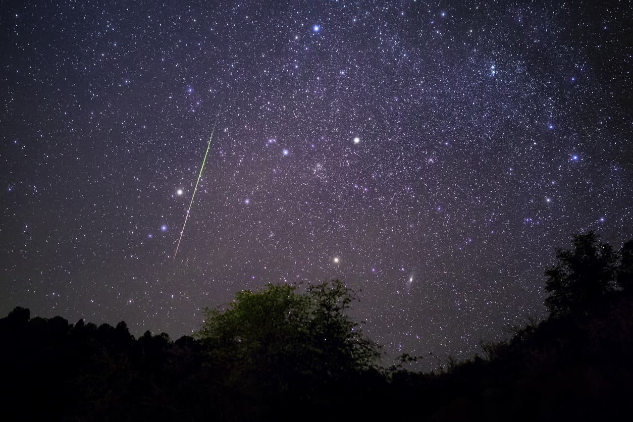 Las oriónidas 2023: cómo ver la lluvia de meteoros este fin de semana y cuál es su relación con el cometa Haley