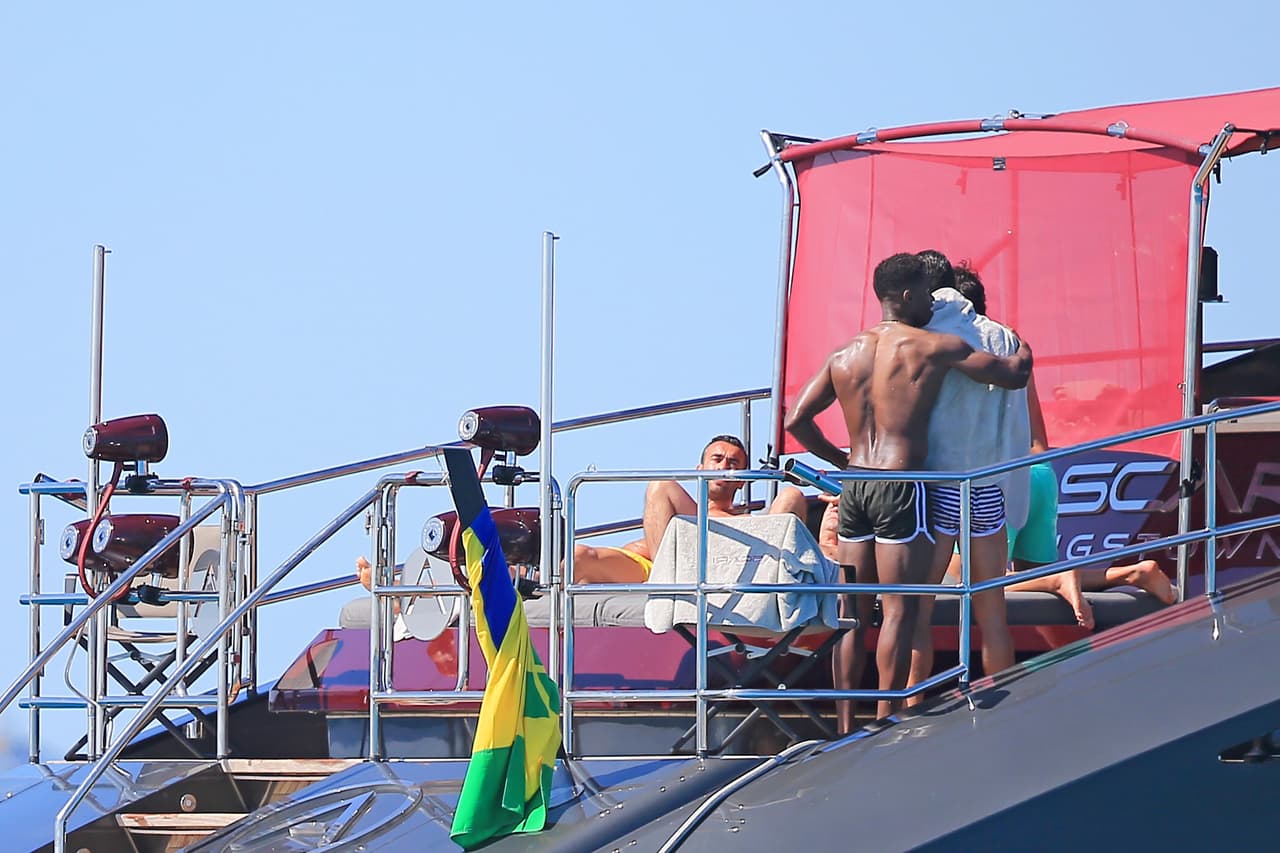 Se nota que tienen una relación muy estrecha.