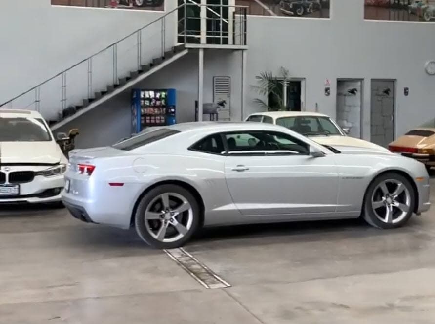 "Ahí vamos, ahí vamos, no a medio vapor sino a un cuarto de vapor por estas circunstancias", dijo con relación al cierre de algunos tipos de establecimientos ante la 
<b><a href="https://www.univision.com/noticias/coronavirus" target="_blank">pandemia por el coronavirus</a></b>
<a href="https://www.univision.com/noticias/coronavirus" target="_blank">. </a>
<br>