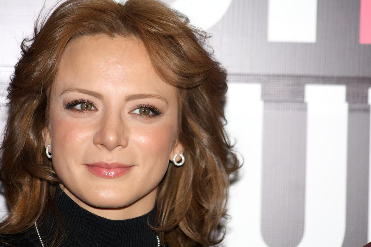 Ya que su coprotagonista de la telenovela, Jorge Salinas, también está esperando bebés, Silvia también le envió sus mejores deseos.