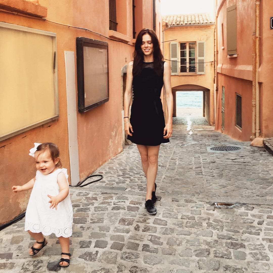 Ioni es el peculiar nombre que recibió la hija de la modelo canadiense.