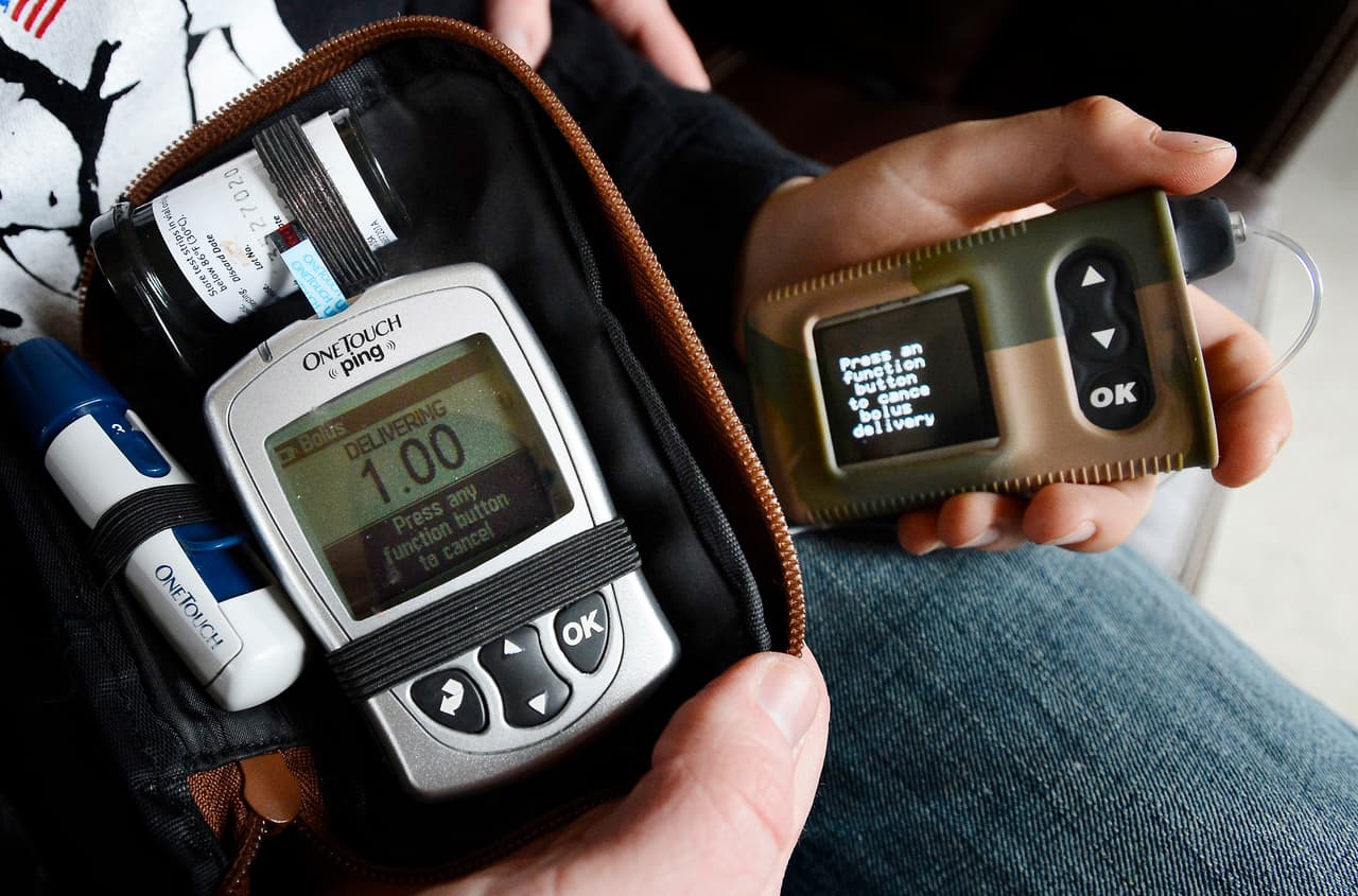 El número de personas con diabetes en el mundo aumentó de 108 millones en 1980 a 422 millones en 2014, según la
<a href="https://www.who.int/news-room/fact-sheets/detail/diabetes" target="_blank">Organización Mundial de la Salud (OMS).</a> Es una de las principales causas de ceguera y amputación de miembros inferiores y la prevalencia ha aumentado más en países de ingresos bajos y medios que en los países de ingresos altos.
<br>
<br>Dieta saludable, actividad física, peso corporal normal y evitar el tabaco son formas de prevenir o retrasar la diabetes tipo 2, señala la OMS. En 2019, se estima que 1,5 millones de muertes fueron causadas directamente por esta enfermedad. Desde hace 100 años, la insulina ha logrado alargar la vida de quienes padecen diabetes.
<br>
<br>