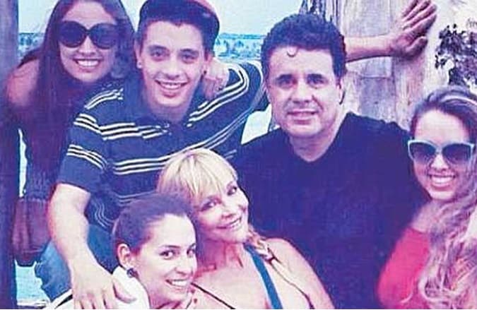 Los hermanos de Noelia también se han puesto en su contra. "Te escribimos porque las lágrimas ya no las aguantamos más, porque llevamos ocho años escuchándote con estas historias ilógicas y fabricadas con el único propósito de salir en los medios", publicaron en una carta.