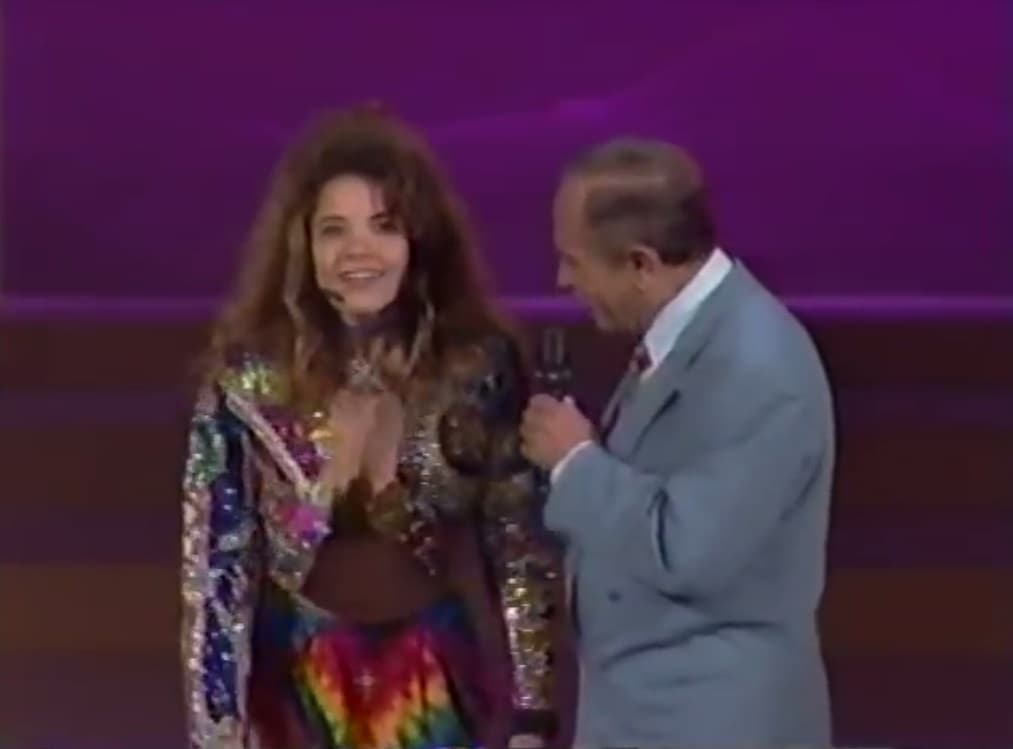 Gloria Trevi le sacó verdaderas canas verdes, pero fue gracias al éxito de la cantante que tuvo que volver a invitarla, pese a los deseos de Velasco. 
<br>