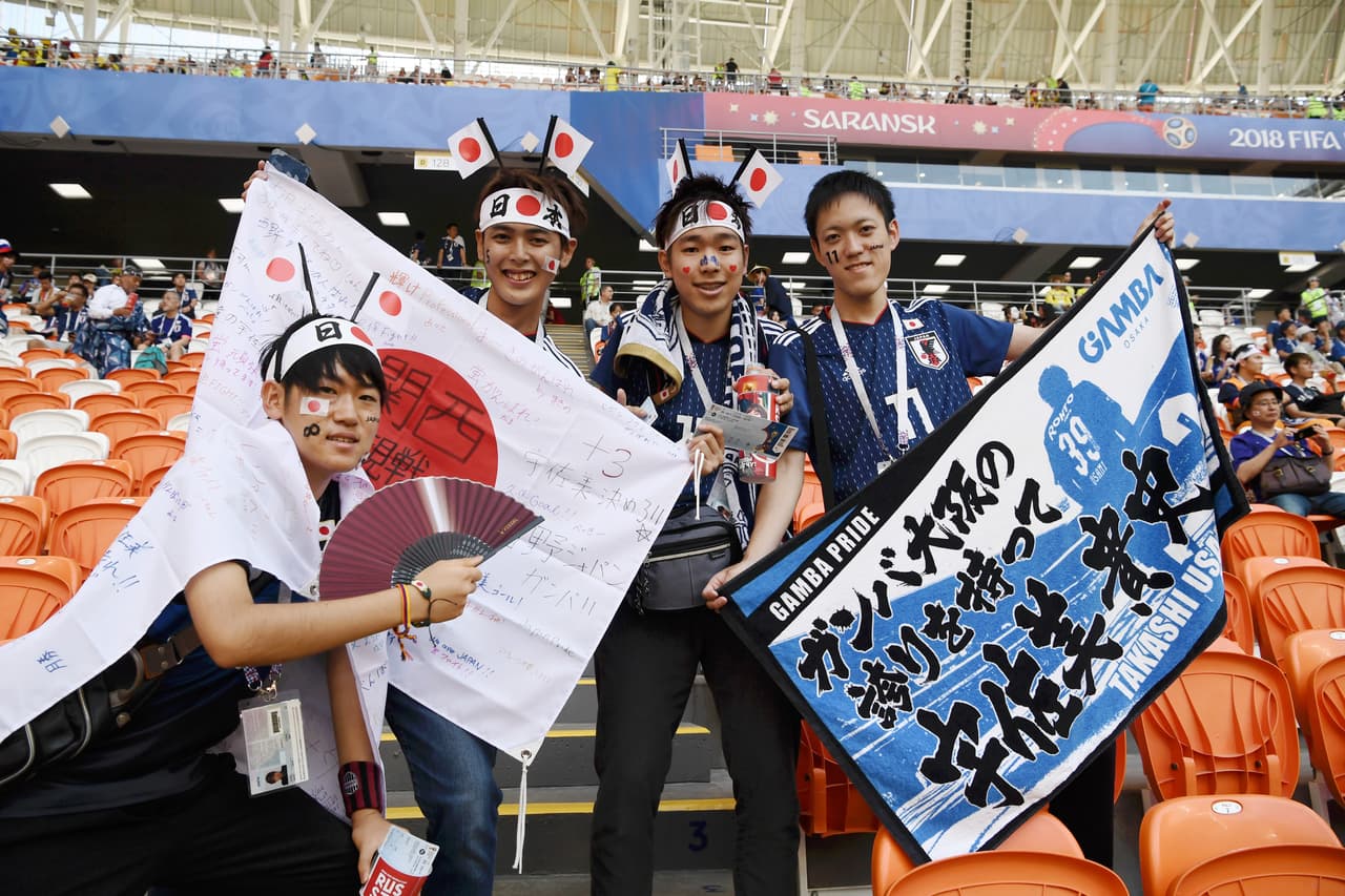 El colorido de la fiesta entre los fanáticos de Colombia y Japón son una expresión de la unidad del fútbol en el arranque del grupo H del Mundial de Rusia 2018.