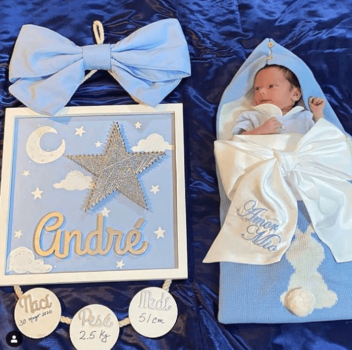 Tal como había prometido, este sábado publicó la primera fotografía de André, en su cuenta de Instagram @andrenuestrobebé, junto a la información del pequeño.