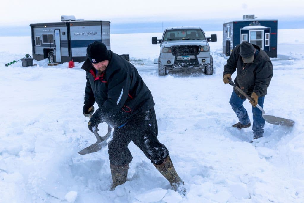 Tormenta invernal deja intensas nevadas en el noreste de EEUU generando más caos en el tráfico aéreo