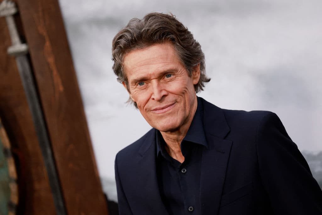 En el 2022 trabajó con Guillermo del Toro en 'Nightmare Alley' y con Robert Eggers en 'The Northman', además de que volvió a ser Green Goblin en 'Spider-Man: No Way Home'.