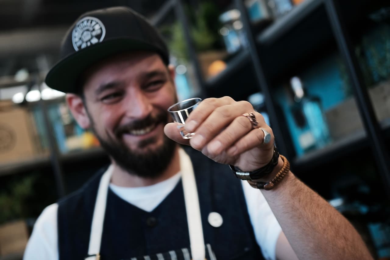 Aunque hay quienes optan por combatir los efectos del alcohol con una cerveza o un coctel.
<br>