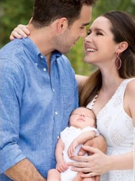 Fue con esta foto que presentó al pequeño Diego, le dio la exclusiva a la revista '¡Hola!'.