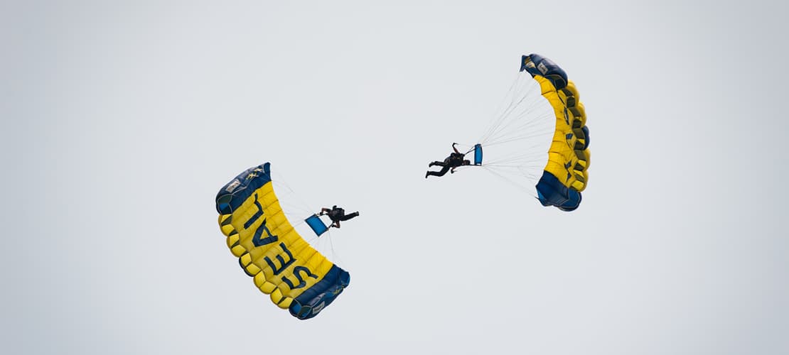 El escuadrón de paracaidistas Golden Knights del Ejército también participará en el evento.
