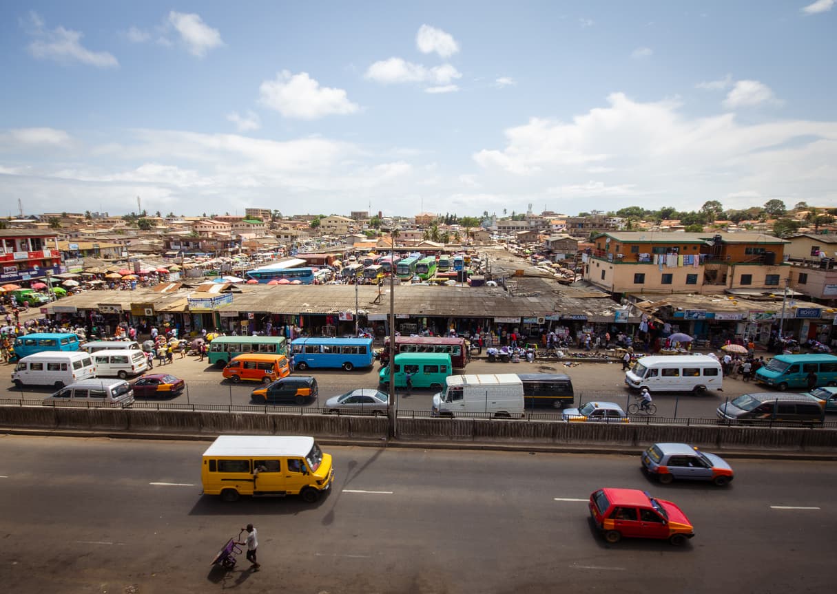 <h3 class="cms-H3-H3">Ghana</h3>
<br>
<b>Categoría:</b> Comunidad
<br>
<br>Dirígete a Ghana para explorar y pasar el rato con un público vanguardista en la capital, Accra.