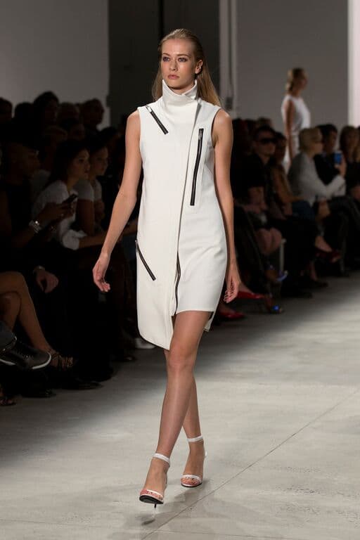 Karigam se distingue por vestir a la mujer contemporánea. Diseñador Karigam. NYFW, Spring/Summer 2016 - 11/09/2015